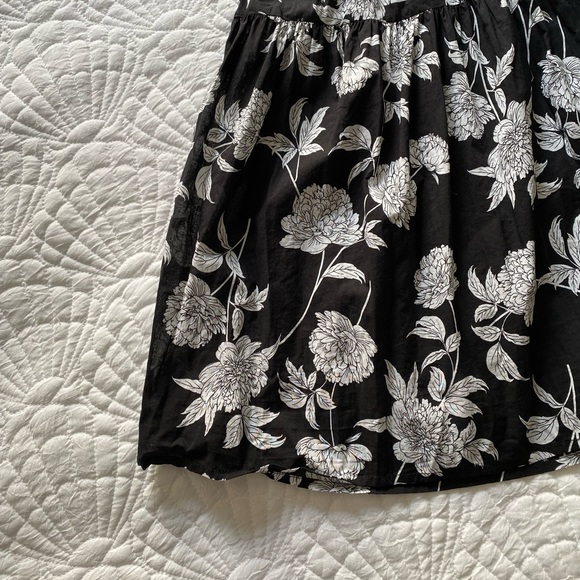 Cotton Floral Dress - Picture 4 of 9